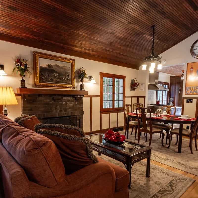 Charming Craftsman Cottage, Walk to Beach